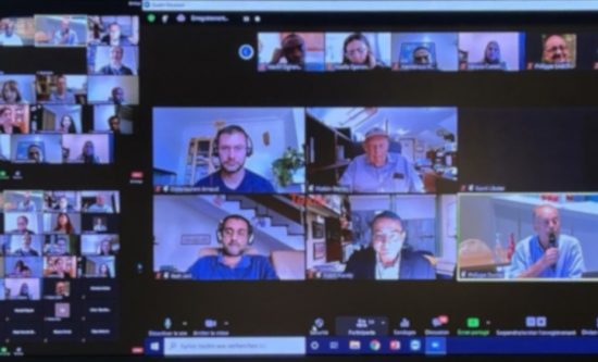 Diffusion de webinaire en visioconférence sur écran led, solution de streaming professionnel par Artcast Technologies.
